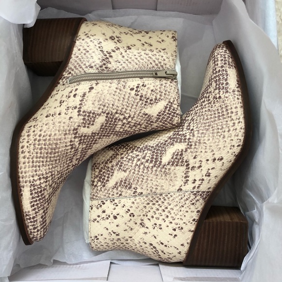 Seychelles For the Occasion Bootie - Picture 8 of 14